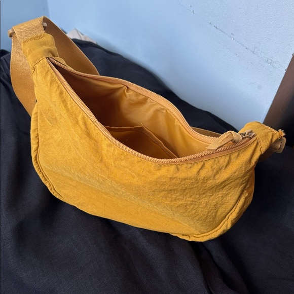 Uniqlo Round Mini Shoulder Bag Gold, NWOT - Picture 2 of 3